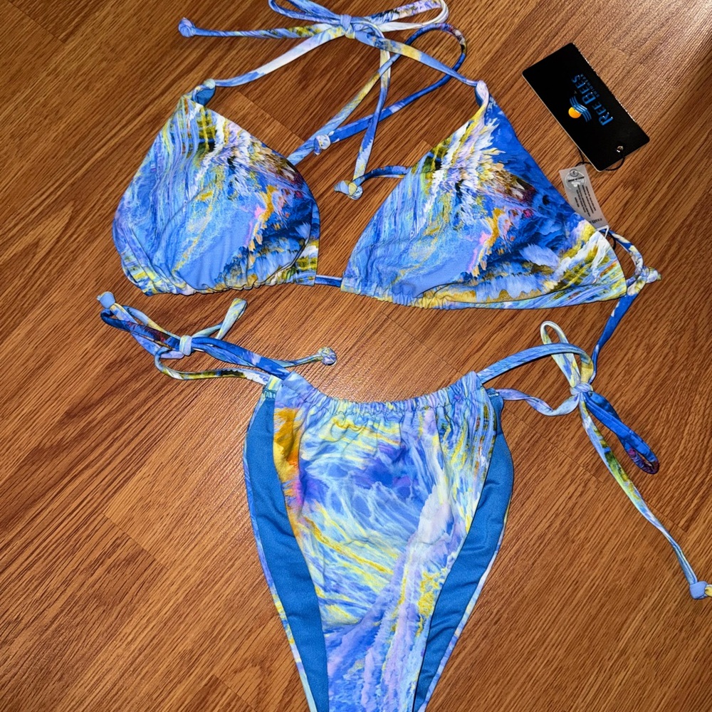 Blue Bikini Set - Picture 4 of 8